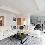 Luxury Center Penthouse - Location Apartment *