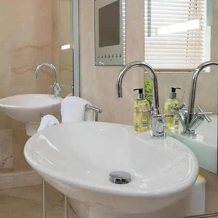 Daire Luxury Center Penthouse - Location