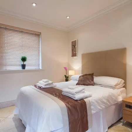 Luxury Center Penthouse - Location