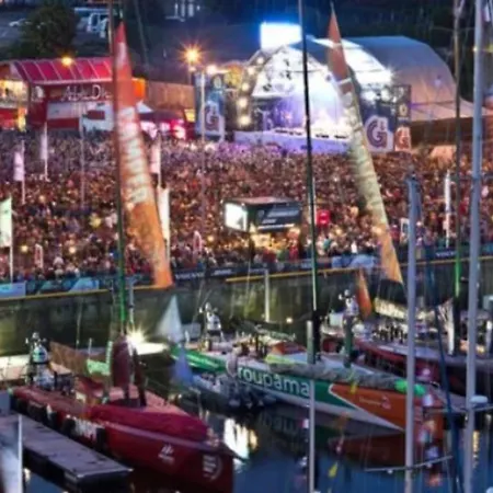 Luxury Center Penthouse - Location