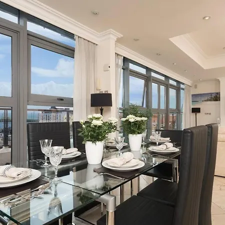 Luxury Center Penthouse - Location * غالواي