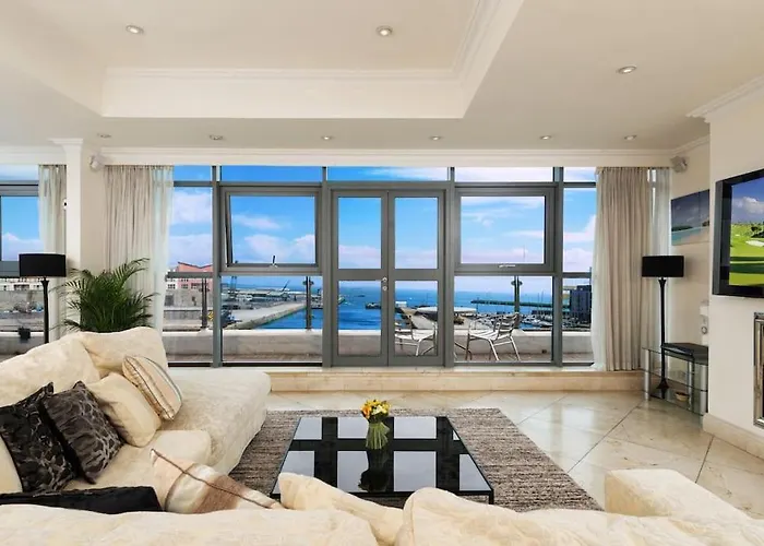 Luxury Center Penthouse - Location