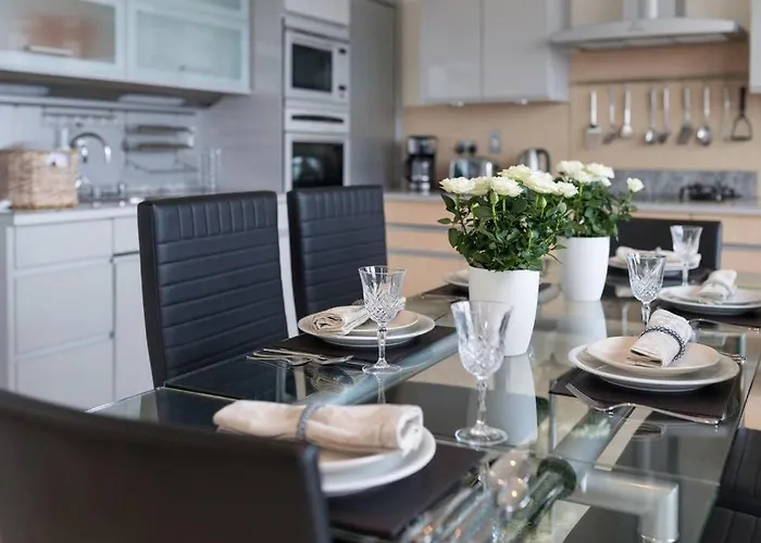 Luxury Center Penthouse - Location *