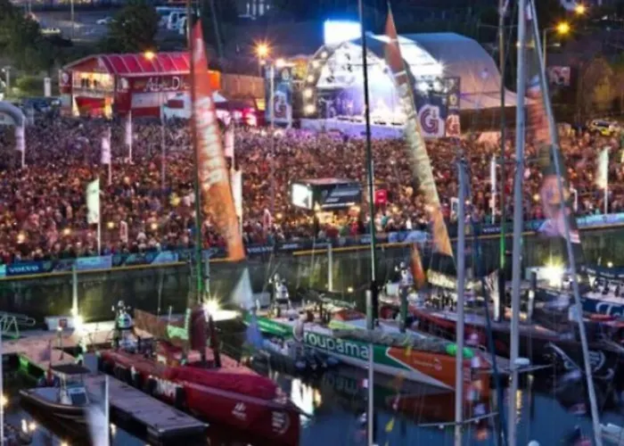 Luxury Center Penthouse - Location